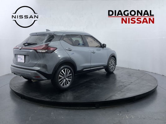 2021 Nissan KICKS 5 PTS EXCLUSIVE 16L TA AAC AUT PIEL GPS RA-17 in Puebla de Zaragoza, Puebla, México - Nissan Diagonal